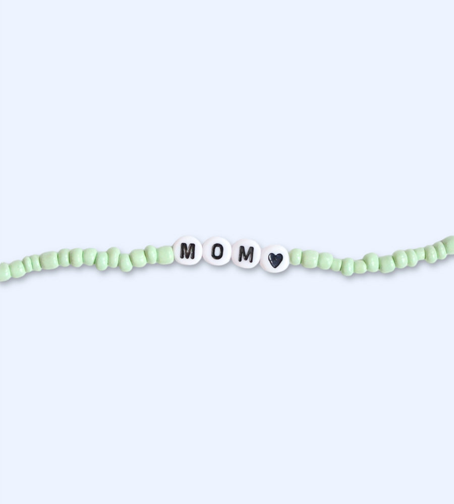 "Mom 🖤” Friendship Bracelet Bath Bomb